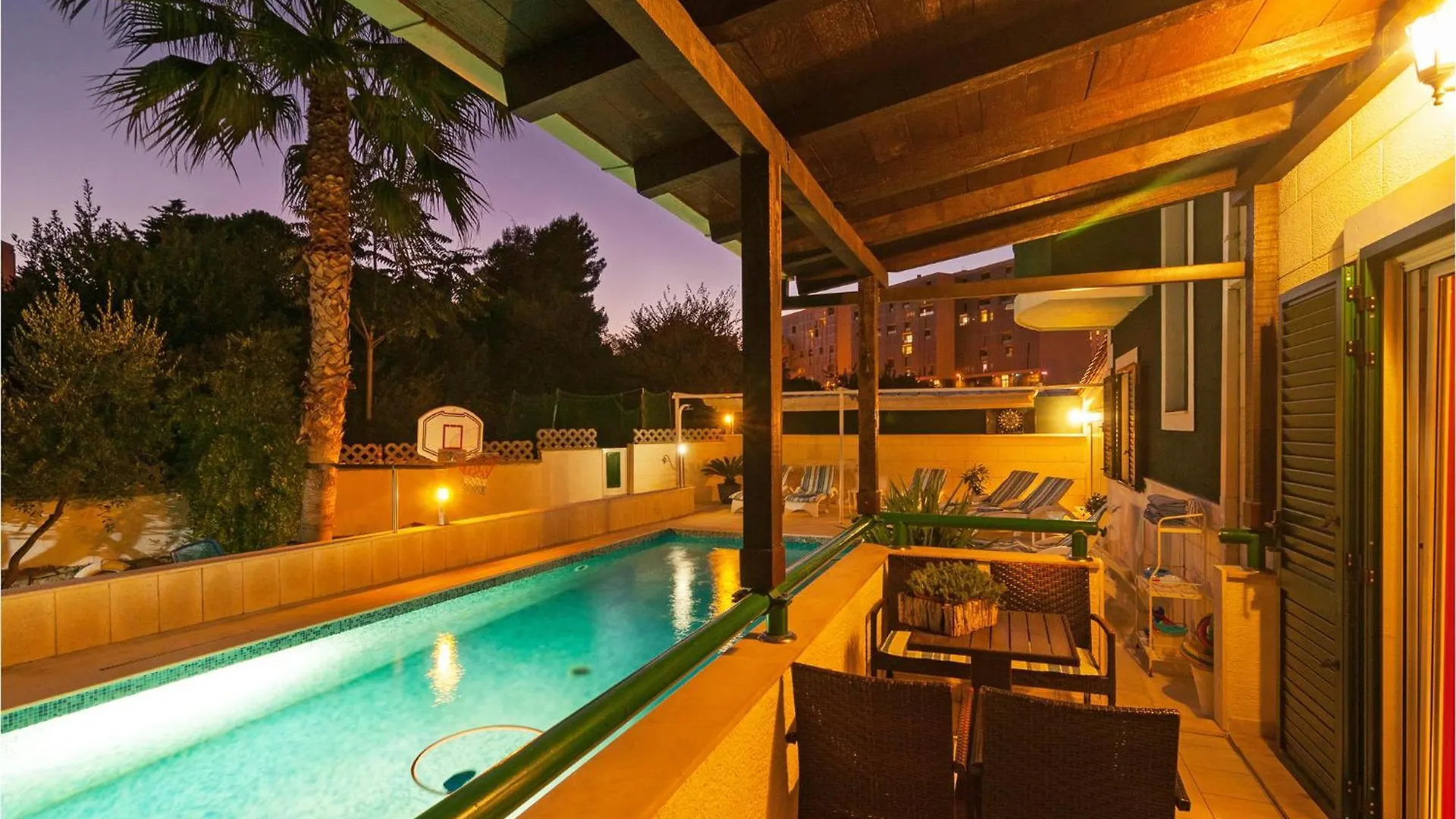 Nice Home In Split With Wifi Vikendica